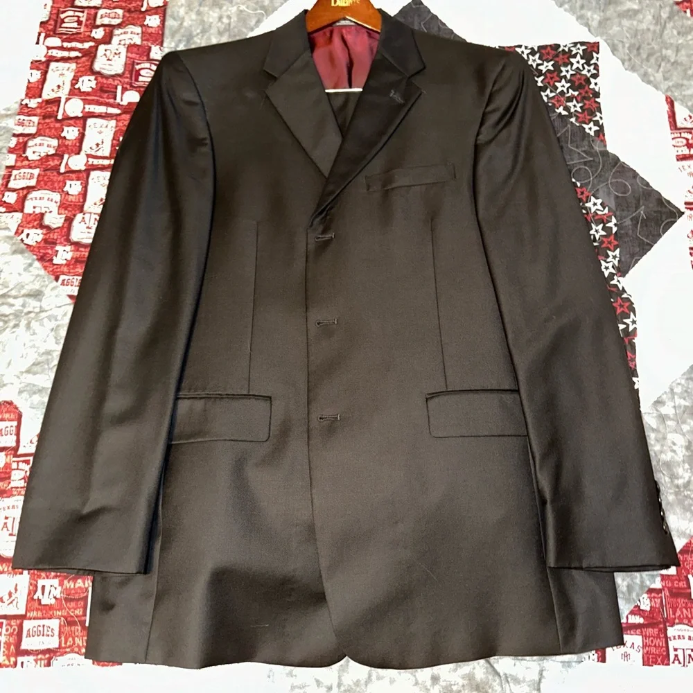 Men’s suits - Picture 6 of 9